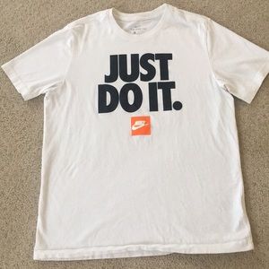 Nike Just Do It T-shirt- men’s large
